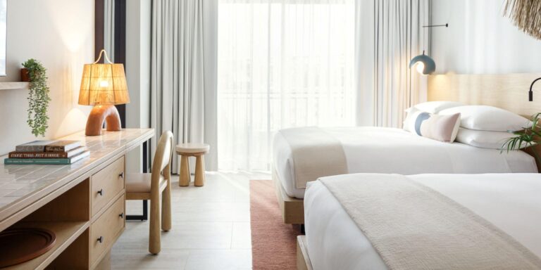 hotel-indigo-grand-cayman-8858907464-3x2